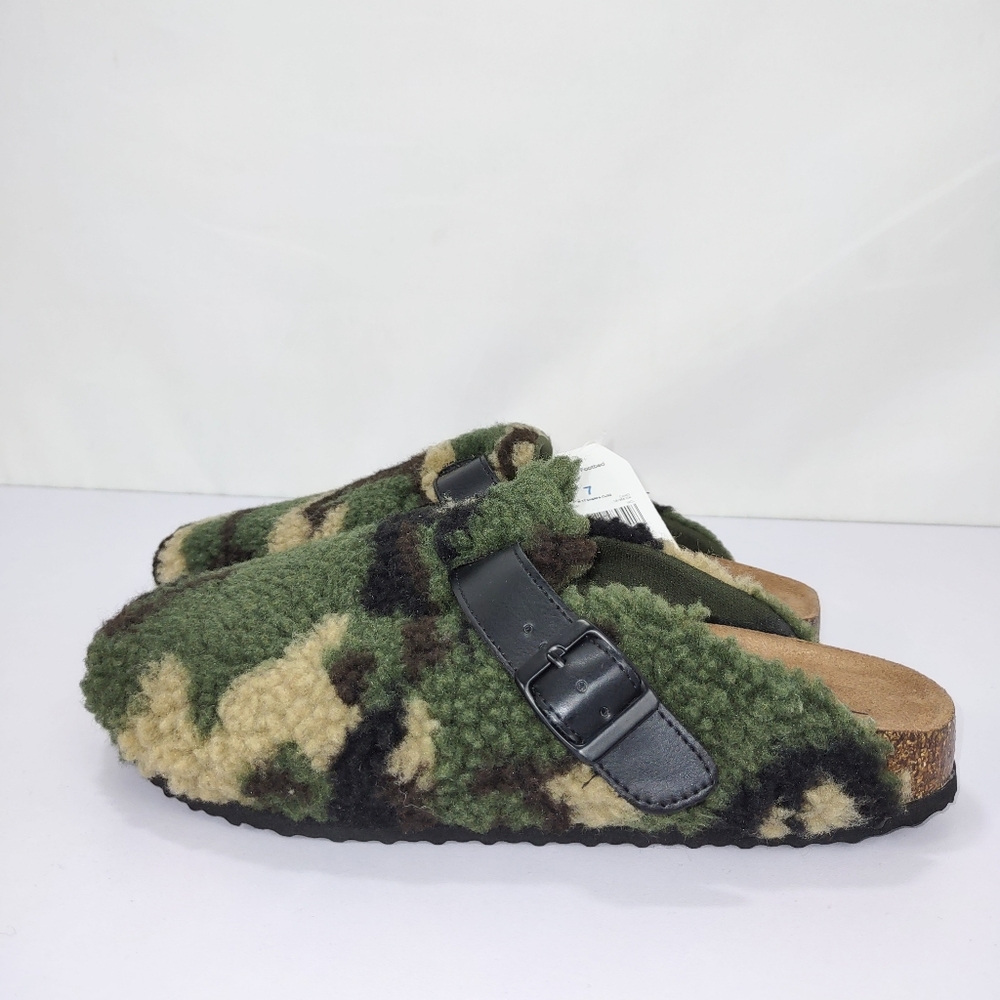 Time And Tru Women's Sherpa Clog size 7 green camo sherpa